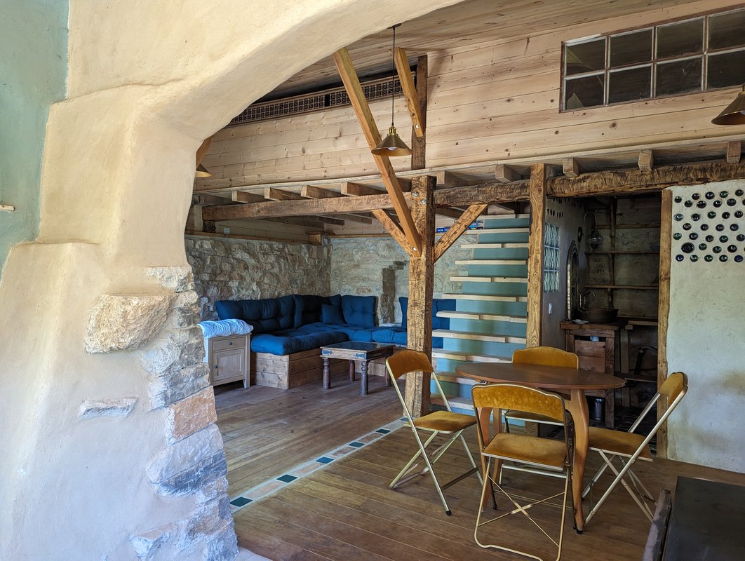 Maison organique à la mauvaise herbe à Barjols (2)