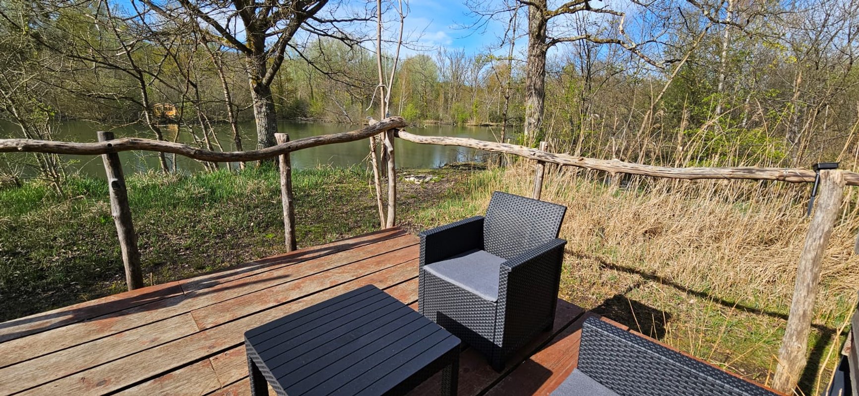 Proche provins tiny house au bord de l’eau · forêt à Soisy Bouy (11)