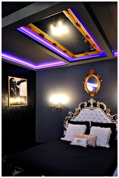 Hébergement AbracadaRoom : La suite MAJESTUEUSE, SPA XXL, CHEMINÉE LUXE, 5 min du centre - Image 12