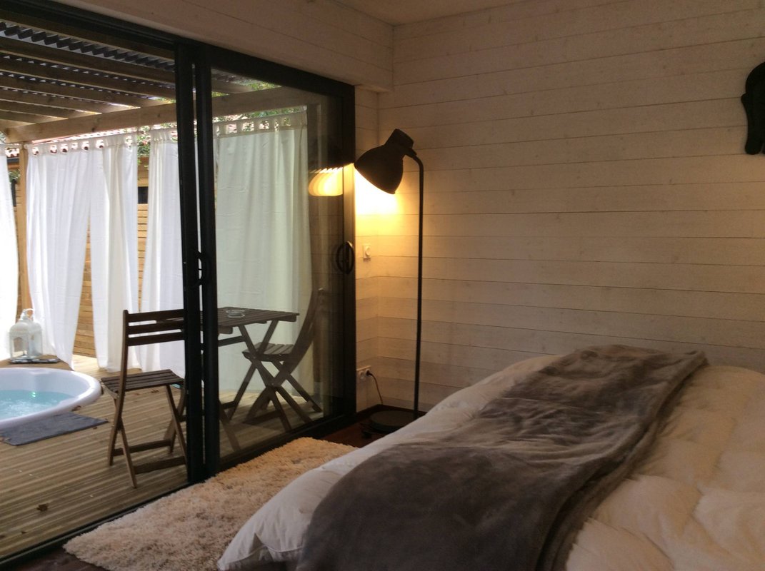 vue_sur_terasse_cabane_jack_haute_en_couleur