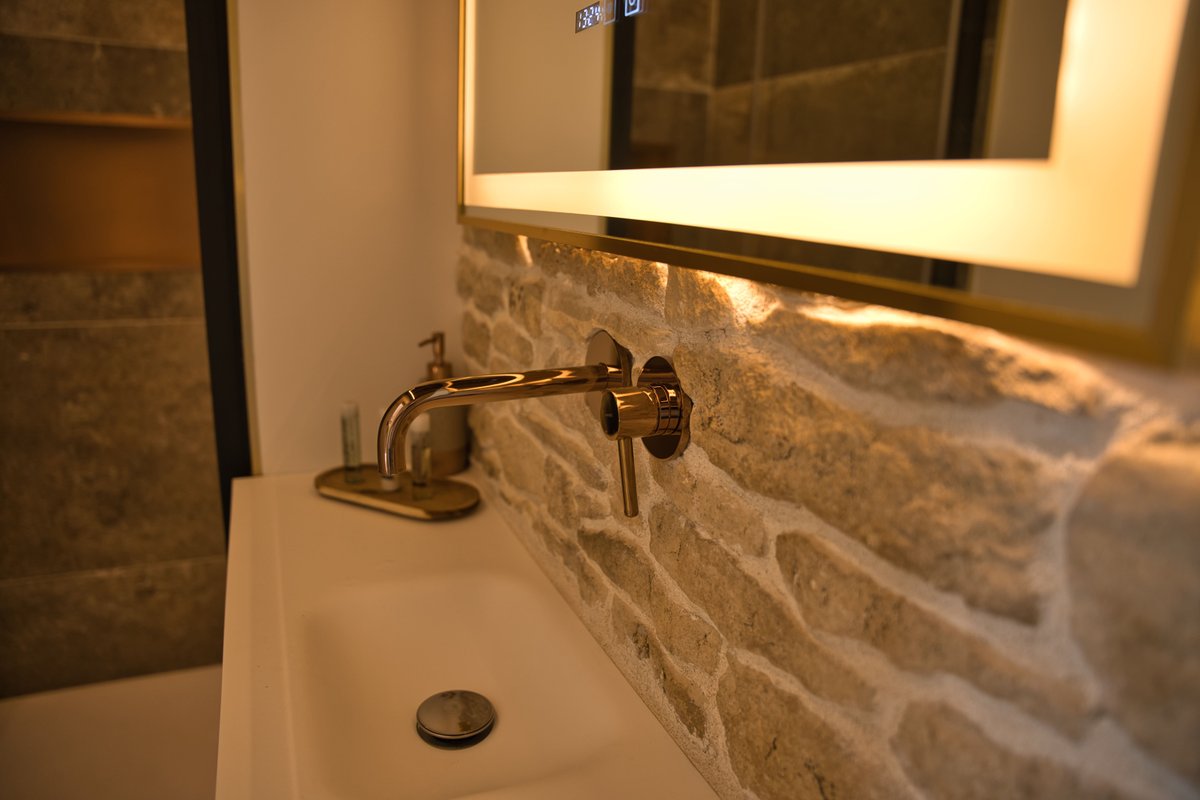 Lodge haut de gamme & bain nordique privatif au bord du Canal de Briare à 1h15 de Paris à Montcresson (31)