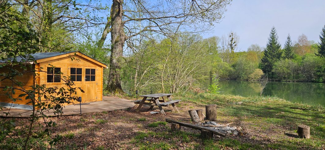 Hébergement AbracadaRoom : Chalet bord de l’eau · Proche provins · détente - Image 1