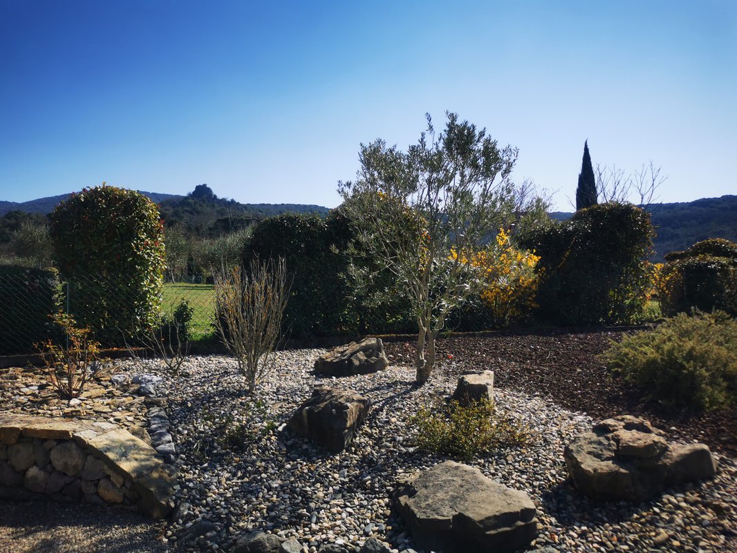 Villa Font Vive - Chambre d'hôtes "Le Chassezac" écologique avec piscine et cuisine à Grospierres (9)