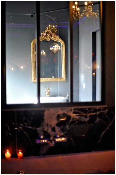 Hébergement AbracadaRoom : La suite MAJESTUEUSE, SPA XXL, CHEMINÉE LUXE, 5 min du centre - Image 10