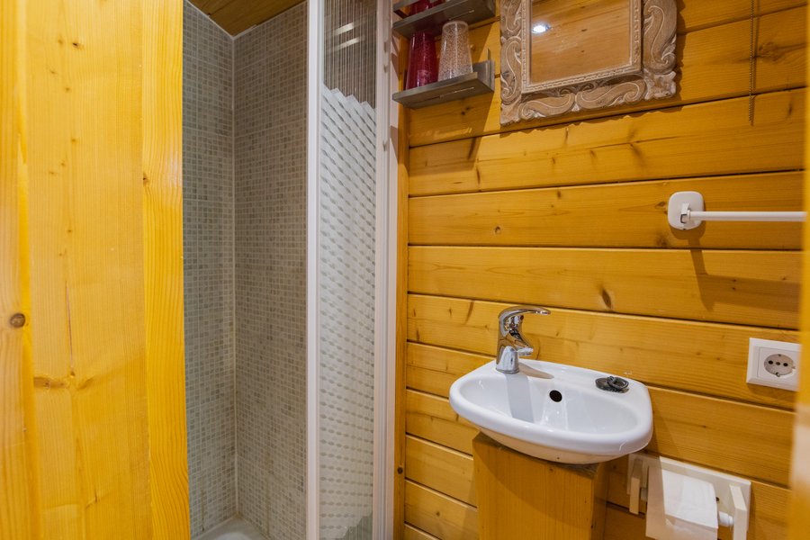 Hébergement AbracadaRoom : Roulotte chez Manon en Luberon - Image 8