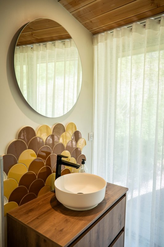 Becos : ecolodge de luxe en pleine nature avec vue et bain nordique à Massingy-Lès-Vitteaux (22)