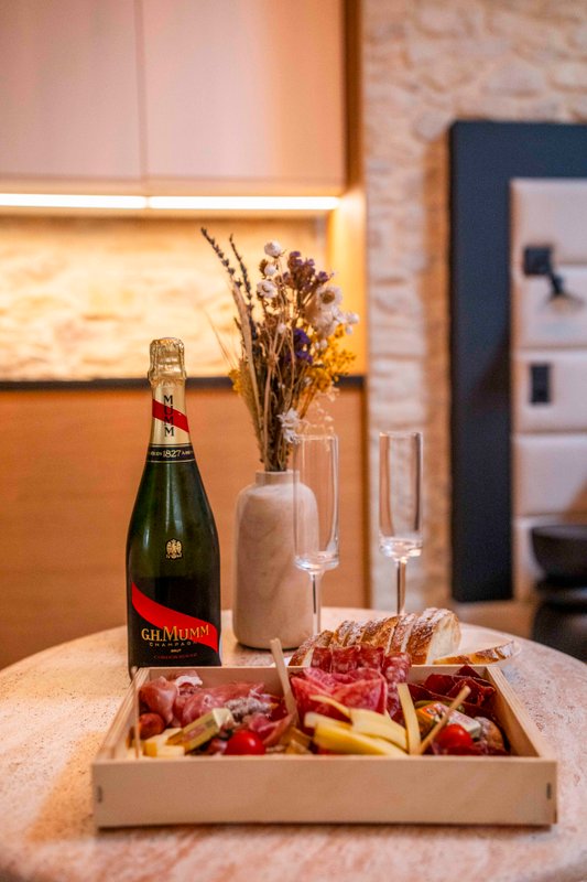 La Grange - Chambre intimiste & spa - Tavel à Tavel (34)