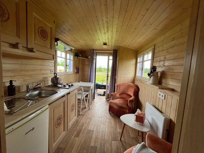 Hébergement AbracadaRoom : La roulotte chauffée au bord du lac - Image 6