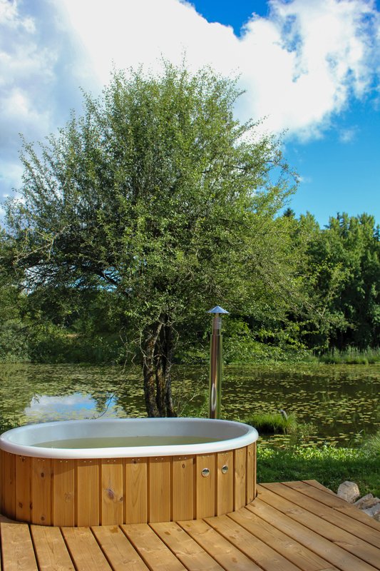 Lodge Duo sur terre - Vue panoramique sur l'étang & Spa à Plateau D'hauteville (4)
