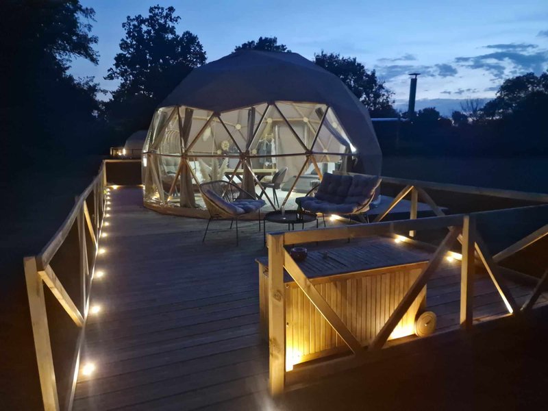 Hébergement AbracadaRoom : Le Grand Dôme et son bain nordique - Image 11