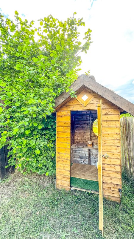 Chalet en verre sous une pluie d’étoiles à Biot (56)