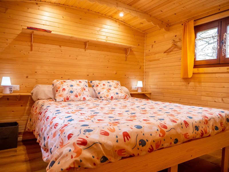 Hébergement AbracadaRoom : Roulotte Les Rouges-gorges — Cirque - Image 3