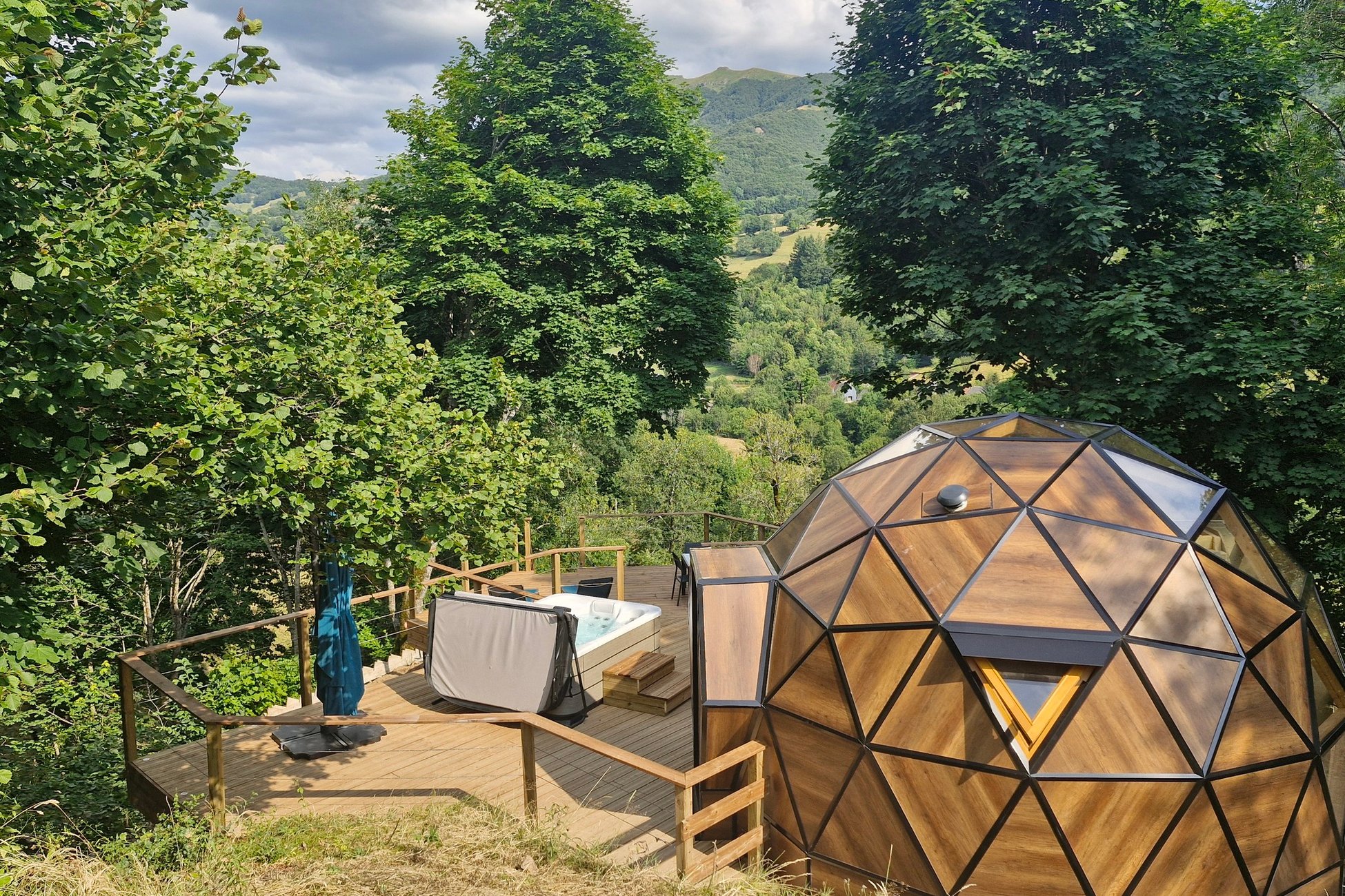 Hébergement UnicStay : Bulle de Printemps & Spa à Mandailles - Saint Julien