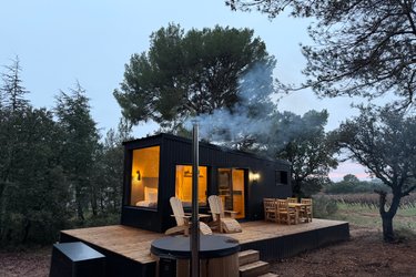 Vue panoramique  sur la Sainte-Victoire et bain nordique à Puyloubier (2)