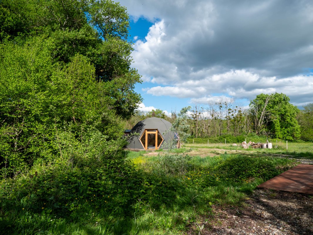 Glamping : nos dômes & son lac privé à Sadirac (1)