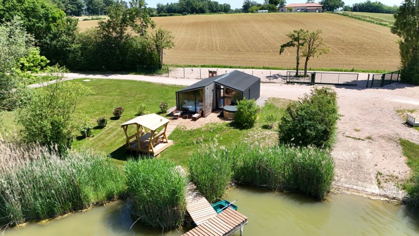 Cabane Spa Bois Flotté à Bâgé-Dommartin (1)