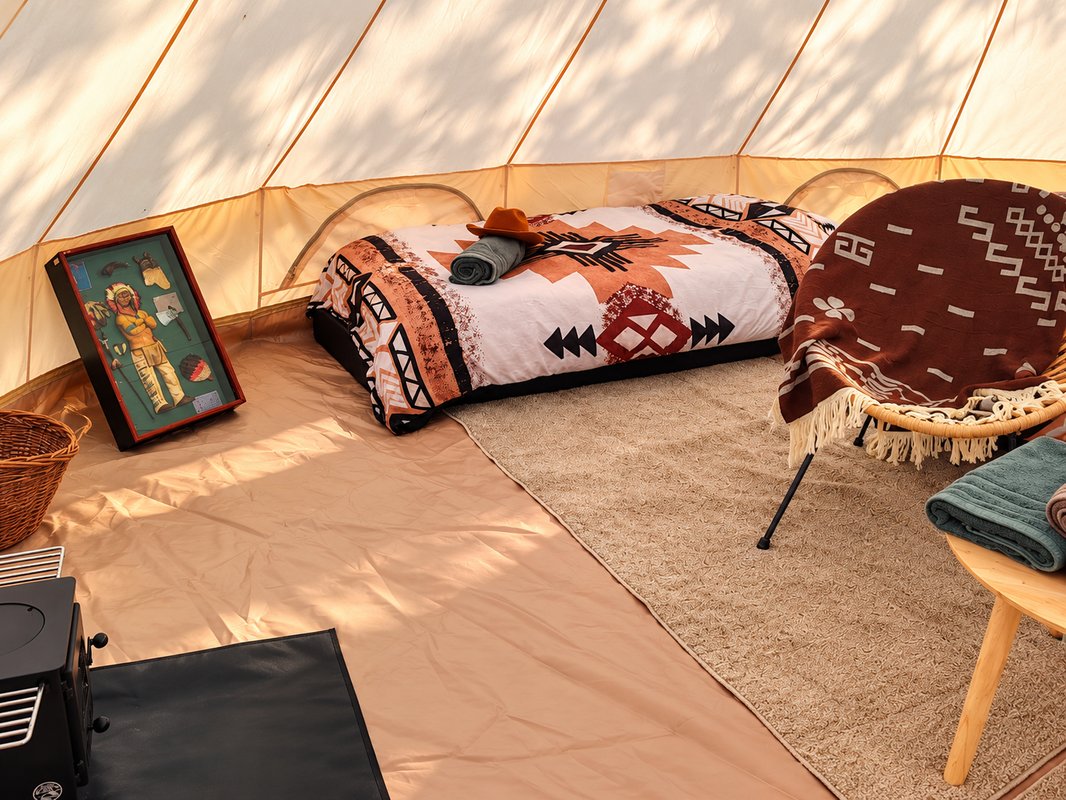 Le camps des tipis & spa à Les Cresnays (20)