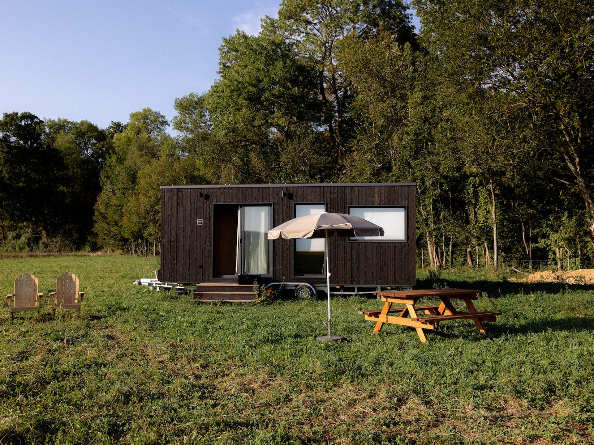 Parcel Tiny House - vignes et chevaux dans la Bresse