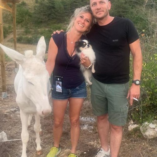 Céline et Christophe deux amoureux de la nature et des animaux vous accueilleront avec le plus grand soin.