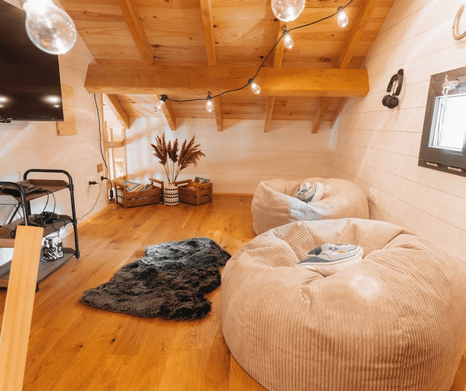 Cabanon Perché  à Château de Memanat à Chavanat (68)