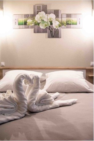 Hébergement AbracadaRoom : Gite O², Piscine, Spa & Cinéma - Image 9