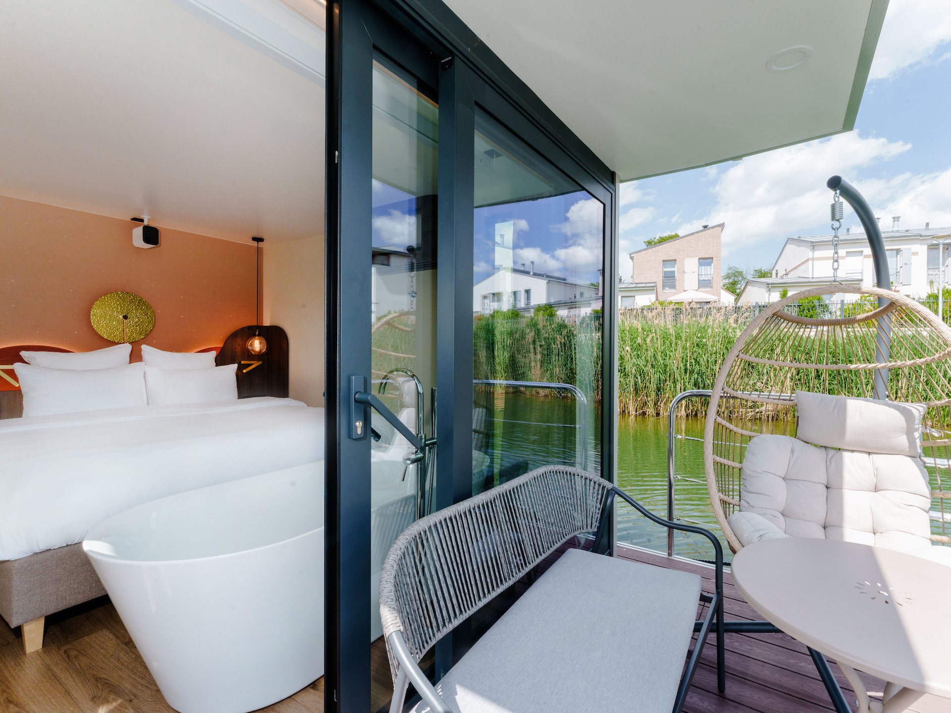 Suite flottante Supérieure Lit king-size Balnéo Sauna