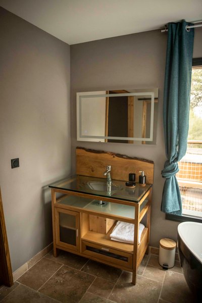 Hébergement AbracadaRoom : Villa Couple Baignoire Jacuzzi et Filet - Image 10