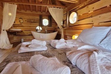 La cabane & spa / sauna L'Eden à Les Salelles (3)