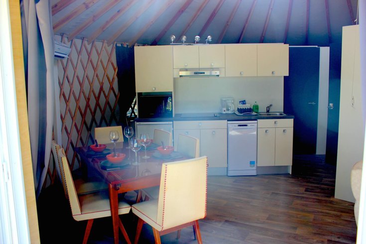 Hébergement AbracadaRoom : Yourte Royale - Image 6