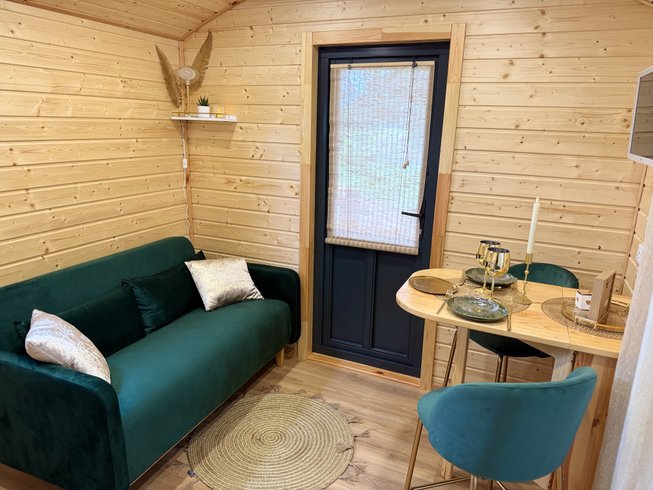 Hébergement AbracadaRoom : La roulotte dorée & bain nordique privatif - Image 20