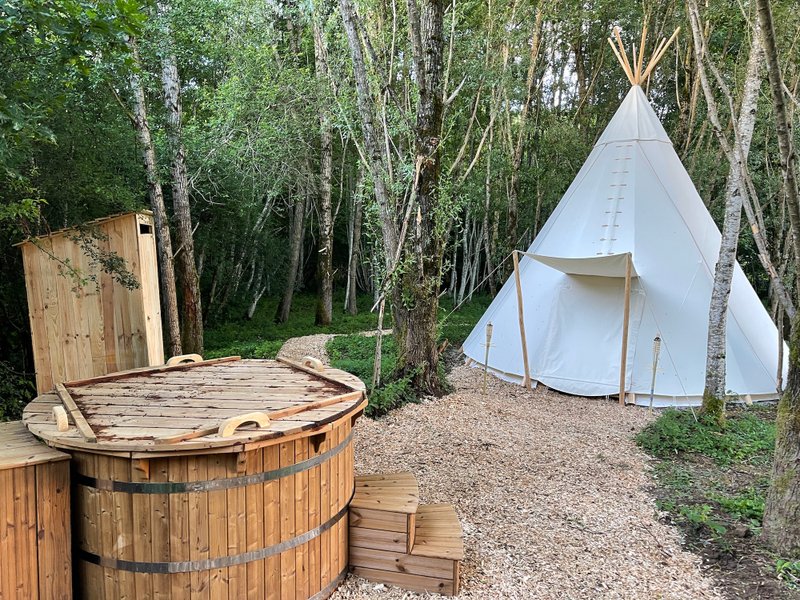 Hébergement AbracadaRoom : Tipi Leïka & Spa du Wakanda Lodges - Image 2