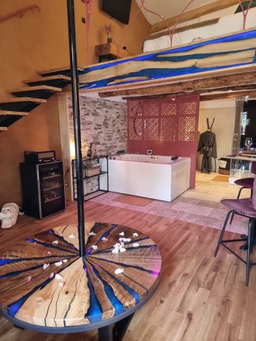 Hébergement AbracadaRoom : Chambre La Cybèle & SPA - Image 3