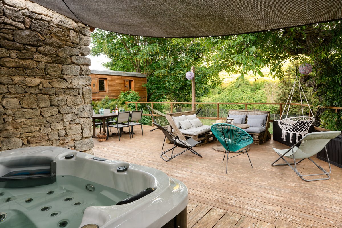 Roulotte la Clé du Luberon & SPA à Buoux (43)