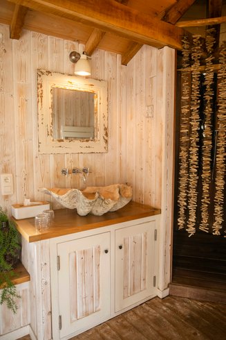 Hébergement AbracadaRoom : Cabane Château Biron & spa - Image 7