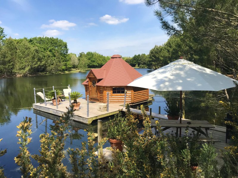 Hébergement AbracadaRoom : Le Chalet Flottant - Image 2