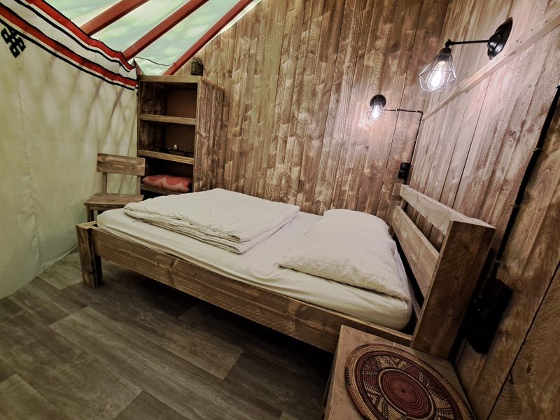 Hébergement AbracadaRoom : Yourte WOOD 5 personnes - Image 3