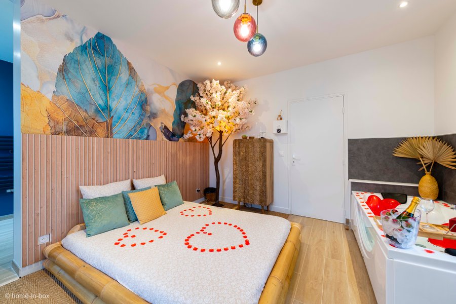 Hébergement AbracadaRoom : Suite Asie avec Jacuzzi 15min Disney - Image 1