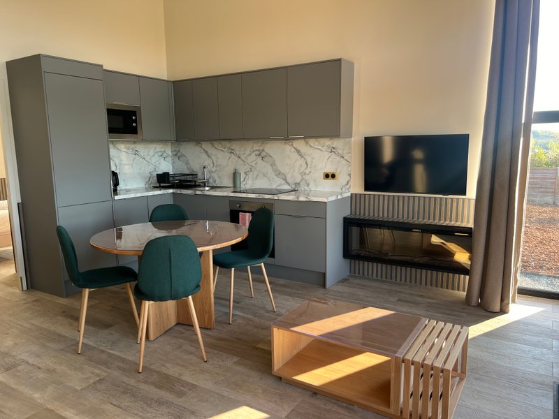 Hébergement AbracadaRoom : Hestia + Freya : Ecolodge de luxe avec 2 bains nordiques pour 2-14 personnes - Image 33