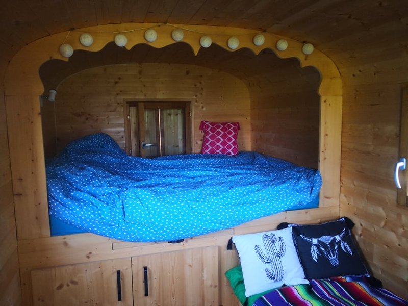 Hébergement AbracadaRoom : La Roulotte des pionniers "THE WANDERER" - Image 3