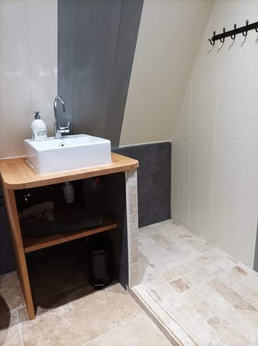 Hébergement AbracadaRoom : La Cabane du Pêcheur, chalet en A au bord d'un étang de pêche (découverte) à Sarlat - Image 10