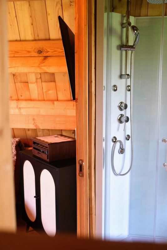 Cabane insolite en A “La Pause Sauvage” à Gisay La Coudre (24)