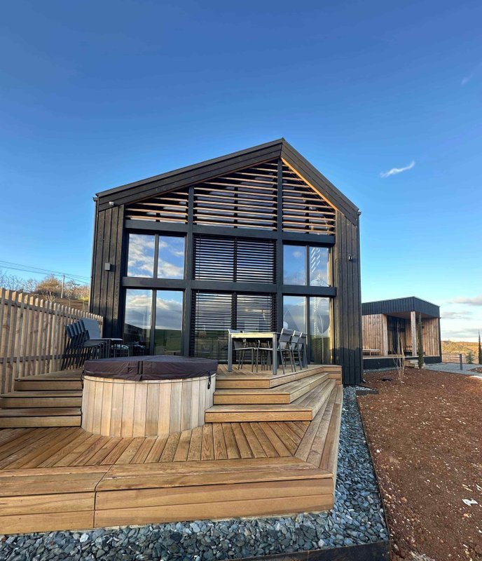 Hestia : Ecolodge de luxe avec bain nordique pour 8-9 personnes à Saint-Mards-En-Othe (17)
