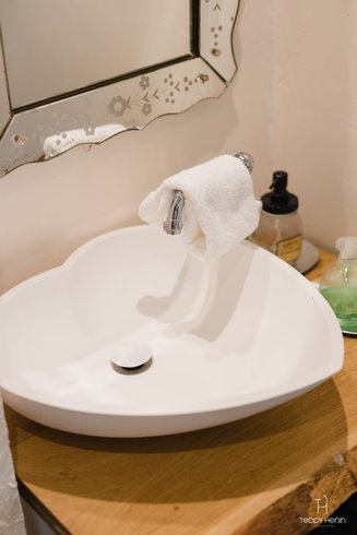 Hébergement AbracadaRoom : La Maisonnette de poupée avec cheminée, Vue Nature & Vélos - Image 5