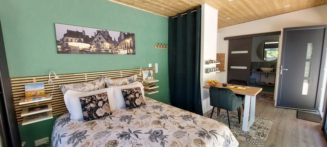 Domaine AbracadaRoom : Jardin des écureuils - Image 7