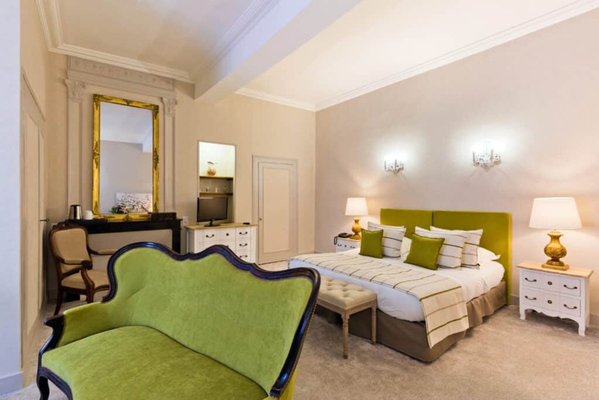 Chambre deluxe... la Versaillaise à Bourbon-L'archambault (3)