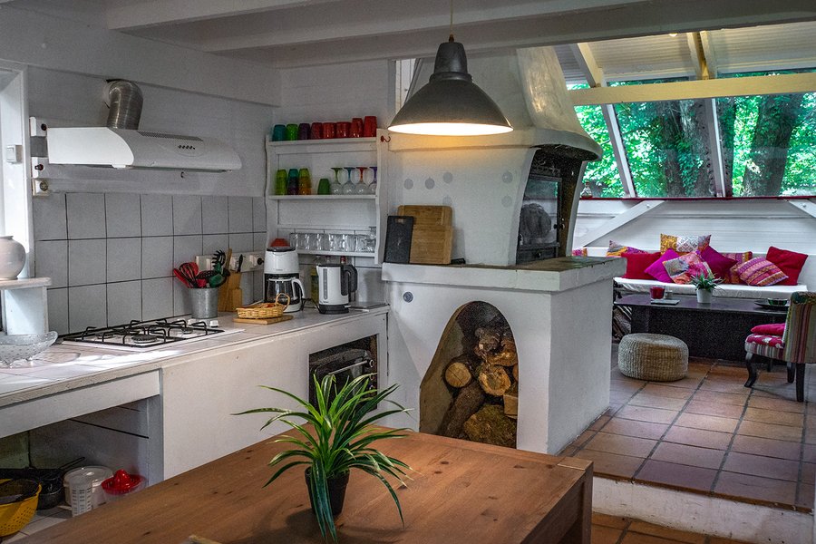 Hébergement AbracadaRoom : Chalet duplex dans village d'art singulier - Image 4