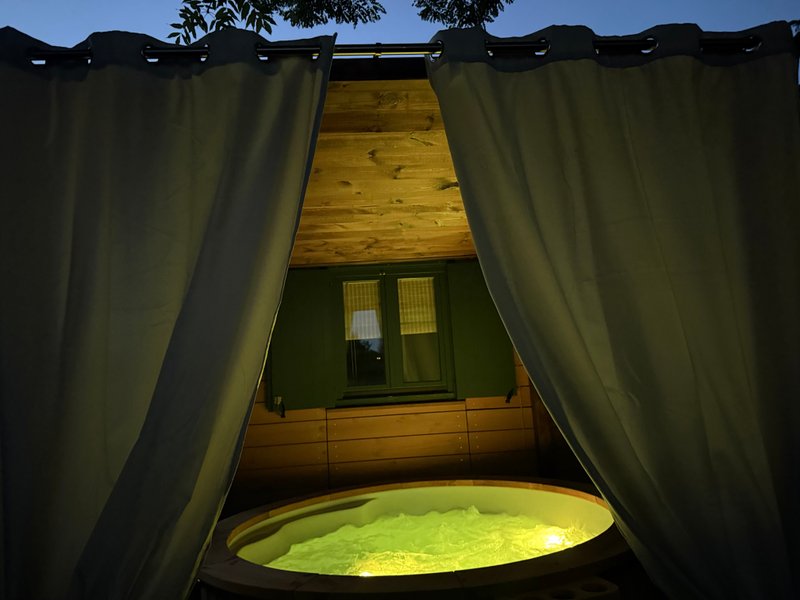 Domaine AbracadaRoom : La roulotte dorée - Image 34