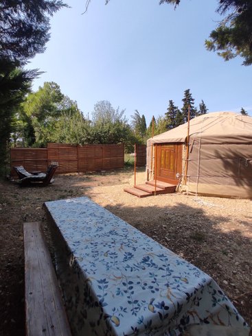 Hébergement AbracadaRoom : La Yourte du Nid'Oiselet - au coeur d'une ferme en Provence - Image 5