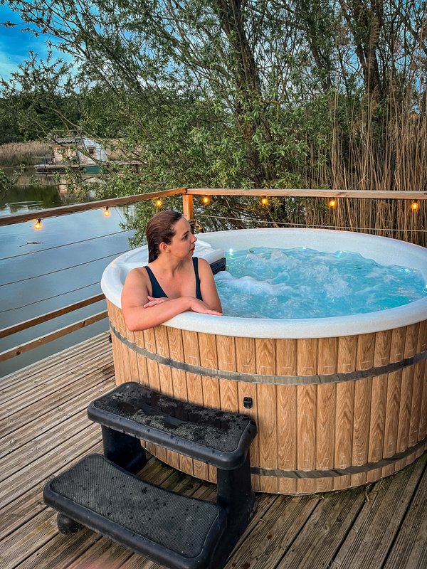 Cabane Spa  Design 6 pers à Bâgé-Dommartin (14)