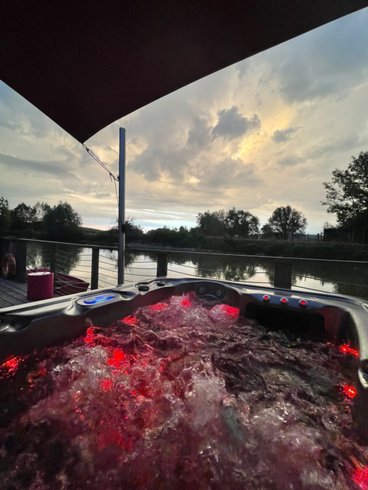 Hébergement AbracadaRoom : Lodge Duo Flottant Les Preuses Spa et sauna privé - Image 2